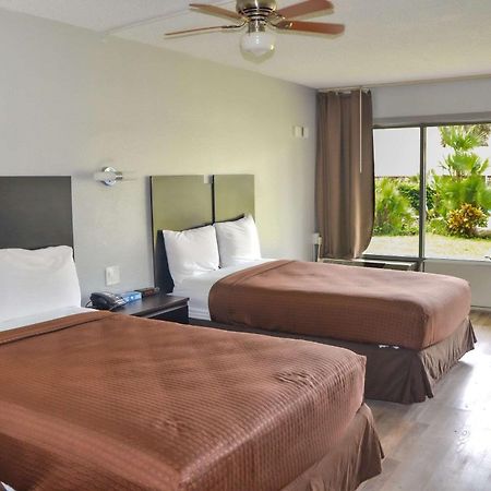 Rodeway Inn Sun City Center المظهر الخارجي الصورة