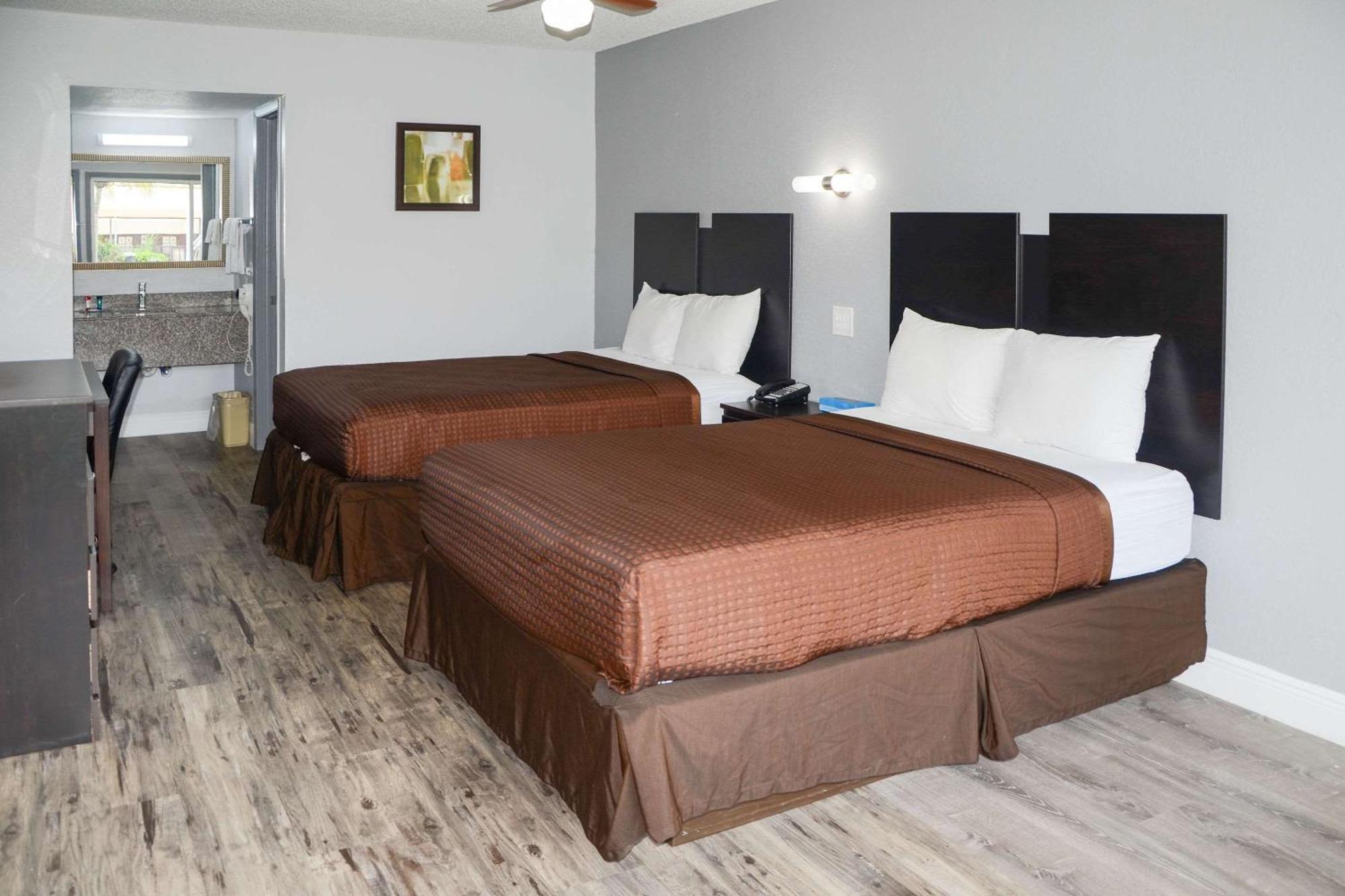 Rodeway Inn Sun City Center المظهر الخارجي الصورة