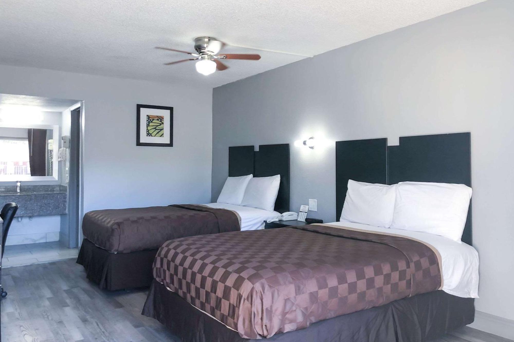 Rodeway Inn Sun City Center المظهر الخارجي الصورة
