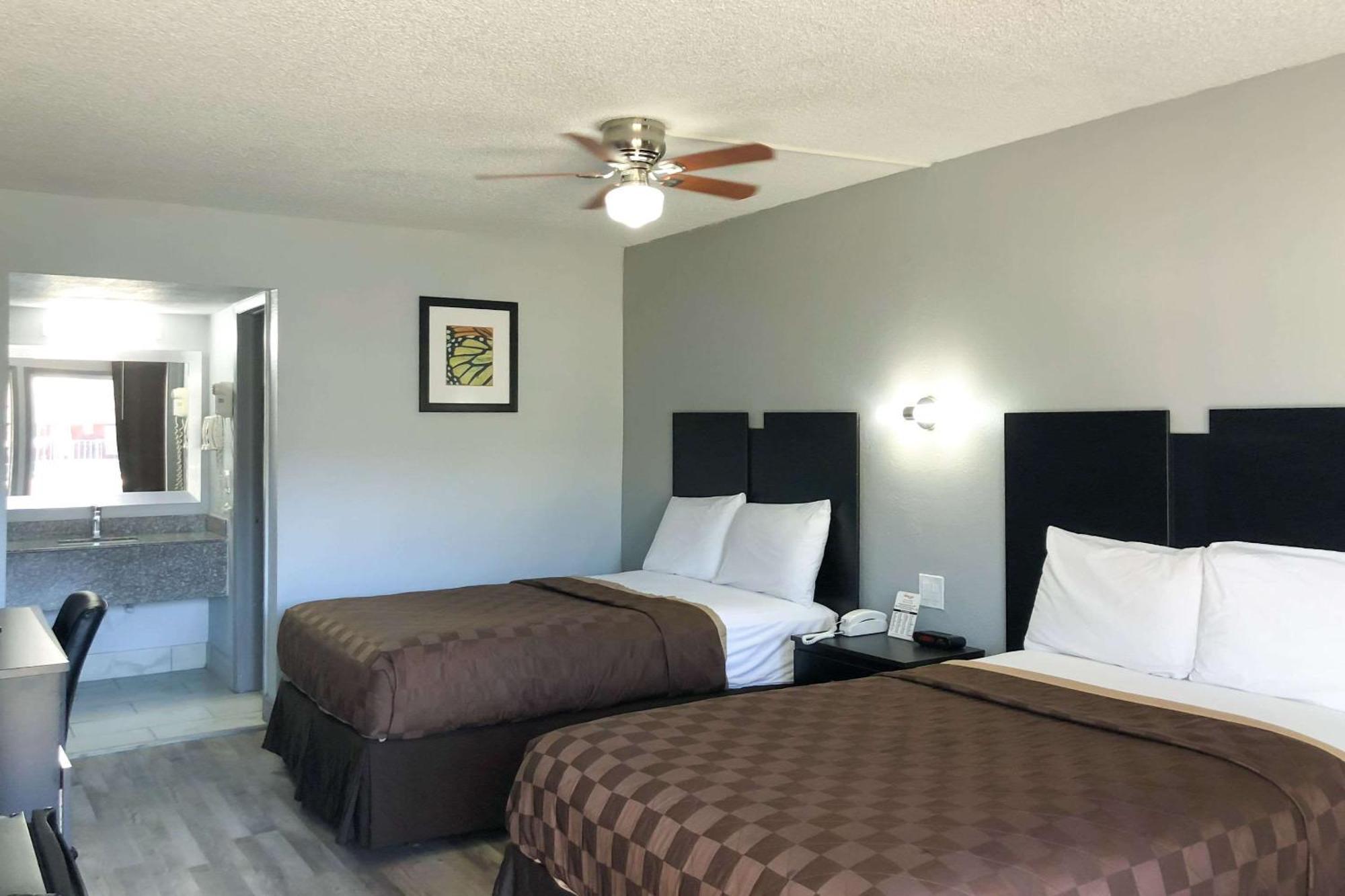 Rodeway Inn Sun City Center المظهر الخارجي الصورة