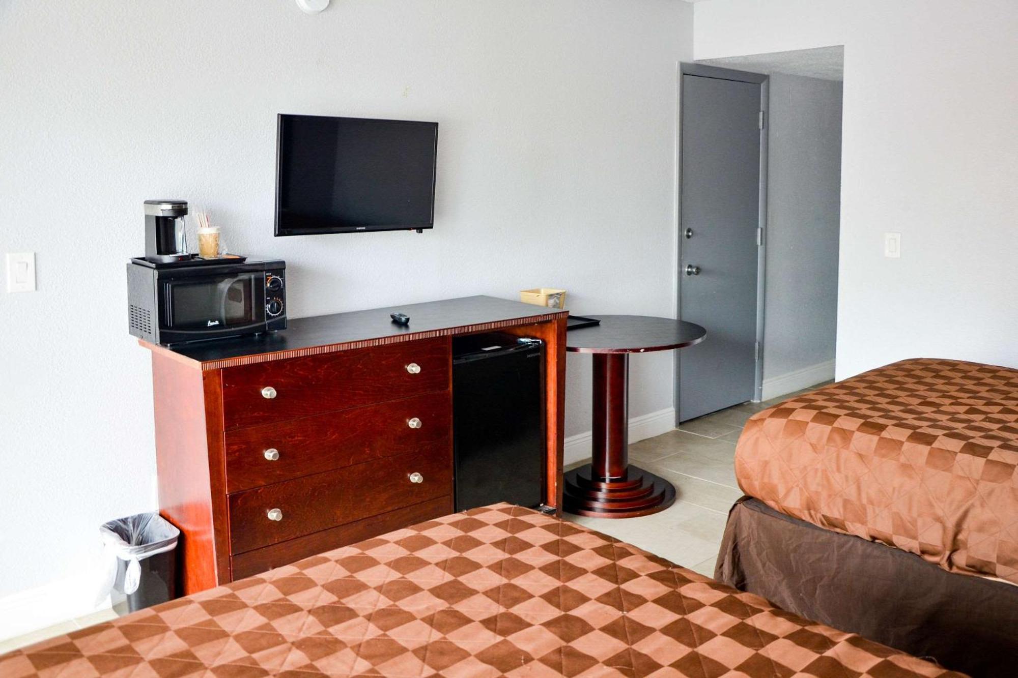 Rodeway Inn Sun City Center المظهر الخارجي الصورة